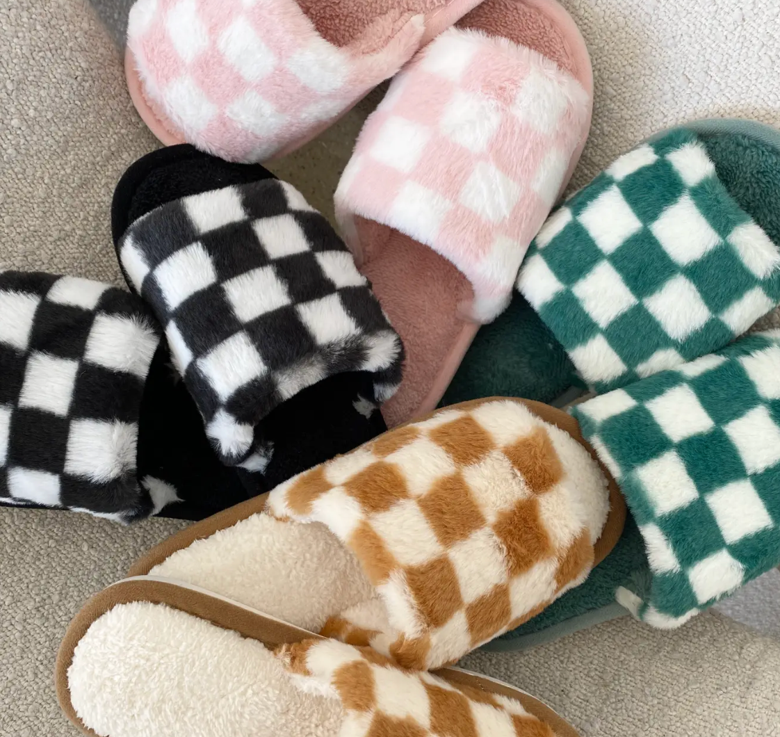 Checkered Pattern Cozy Slippers