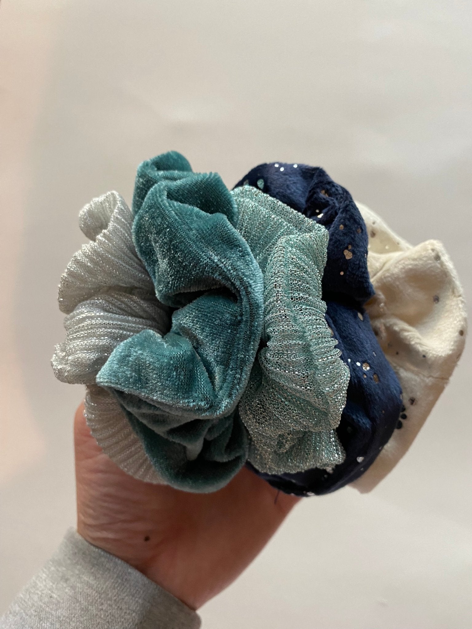 5 Assorted Scrunchies - Green - Libra MoonAccessory